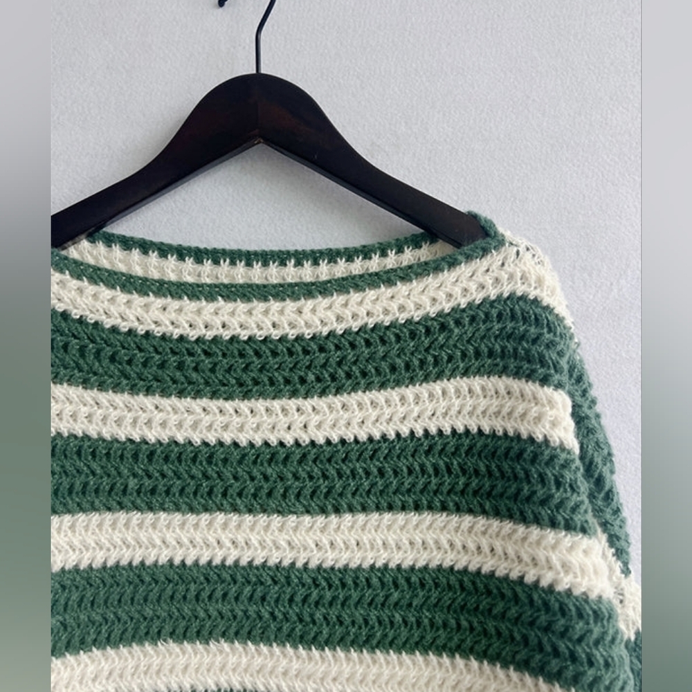Striped  Women's Boat Neck Sweater New - Picture 4 of 5